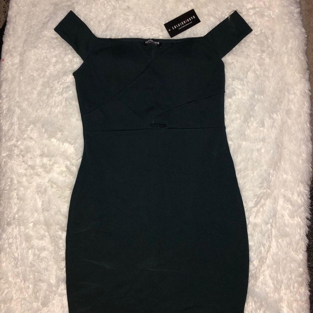 Fashion Nova off the shoulder forest green dress